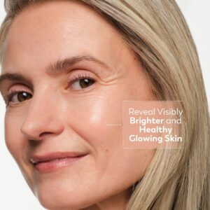 Olay Radiance Renewal Skincare Giftset: Vitamin C SPF30 Anti-Dark Spot Day Cream Face Moisturiser 50ml + Retinol 24 Night Cream Face Moisturiser 50ml, Skincare for Hydration and Overnight Renewal - Image 3