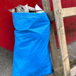 Tidyz Heavy Duty Extra Thick Strong Rubble Sacks Bags - For Home DIY Renovation Construction Building Trade Garden Waste Move Bricks Soil Made from 100% Recyled Plastic Pack of 20 32L Bags - Image 2